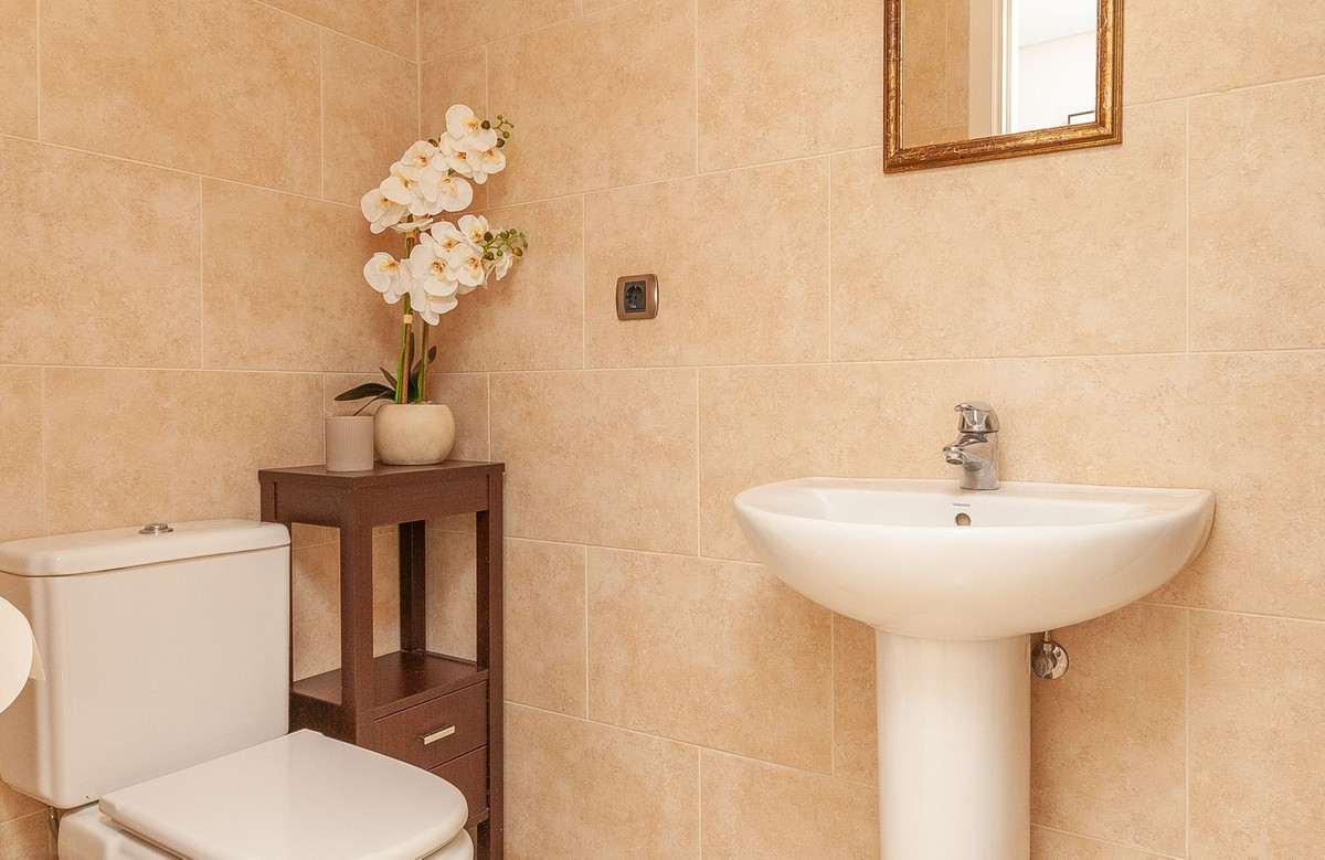 Se vende Apartamento Planta Media de 3 dormitorios en Costa Del Sol, Málaga, España