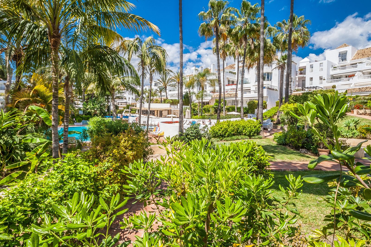 Se vende Apartamento Planta Media de 3 dormitorios en Costa Del Sol, Málaga, España
