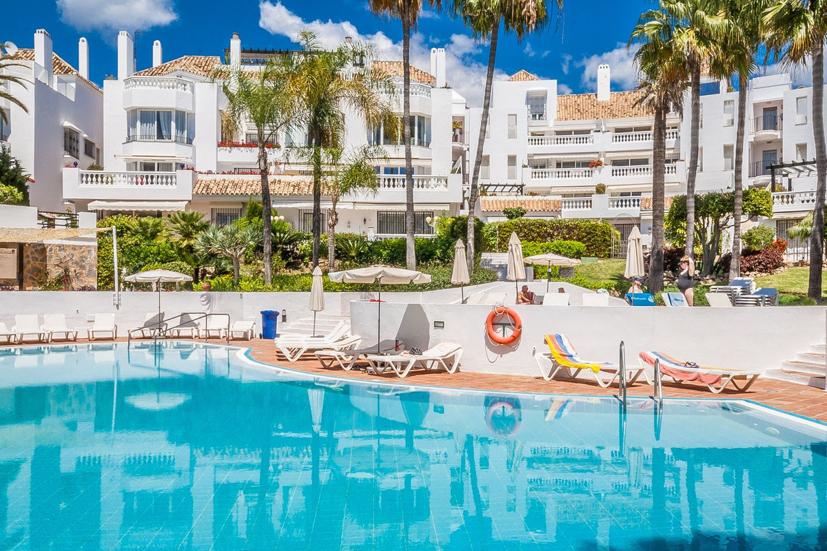 Se vende Apartamento Planta Media de 3 dormitorios en Costa Del Sol, Málaga, España