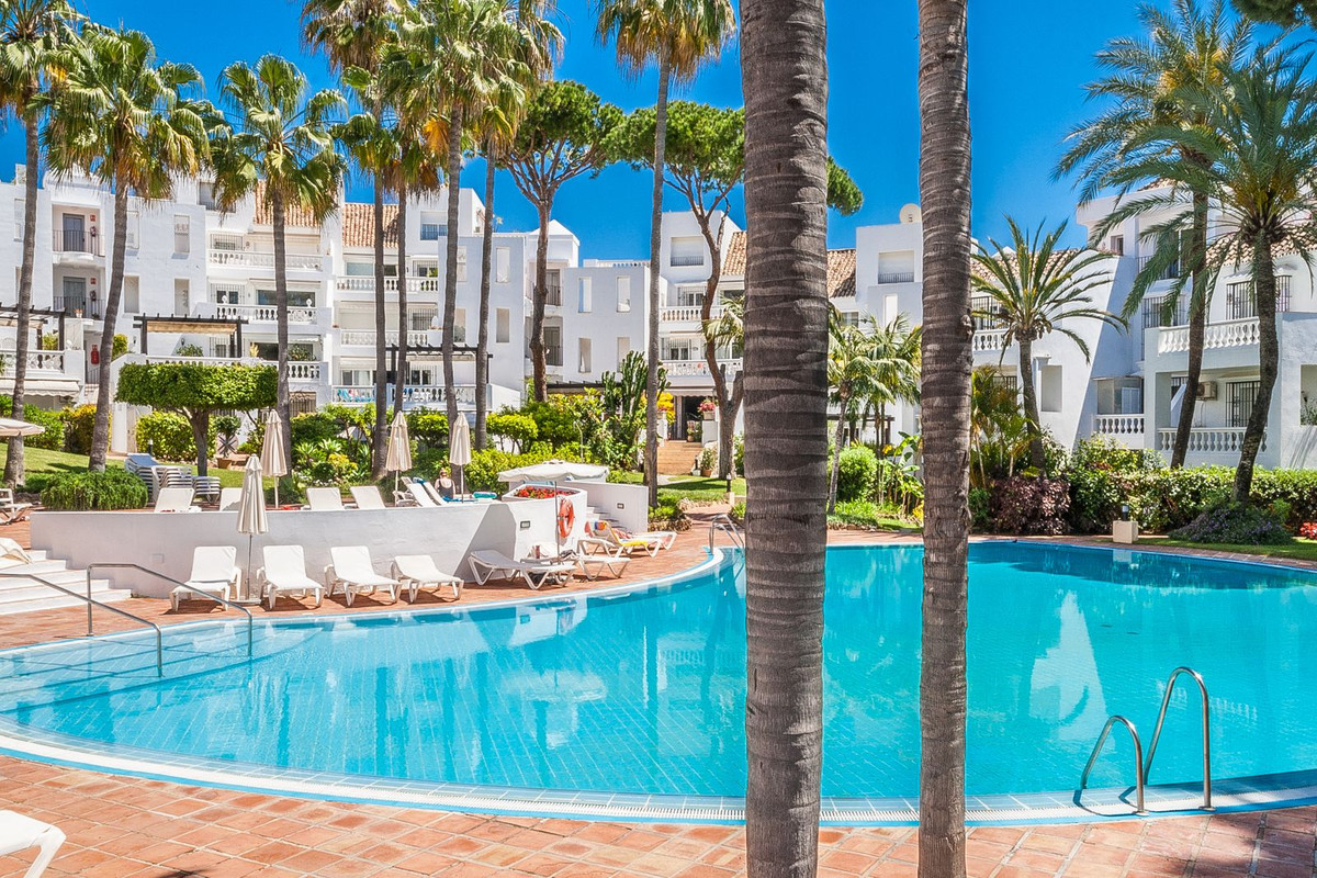 Se vende Apartamento Planta Media de 3 dormitorios en Costa Del Sol, Málaga, España