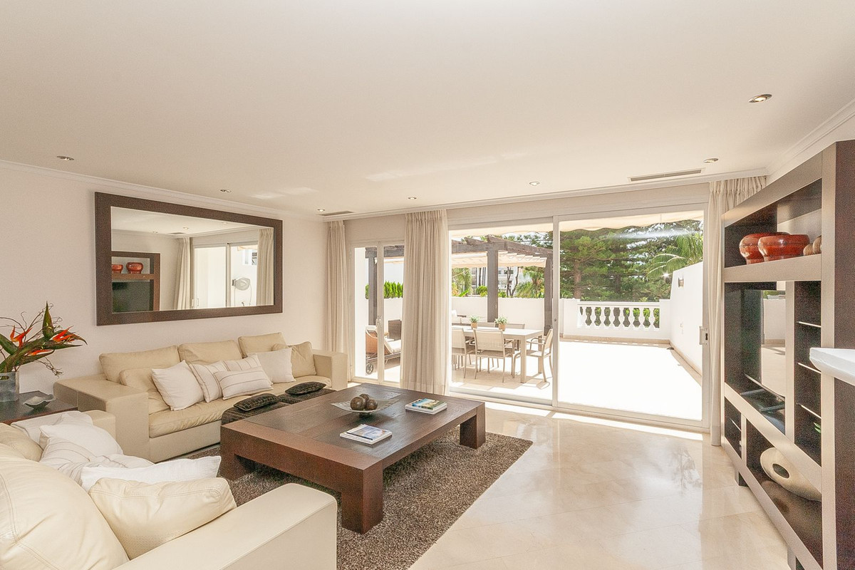 Se vende Apartamento Planta Media de 3 dormitorios en Costa Del Sol, Málaga, España