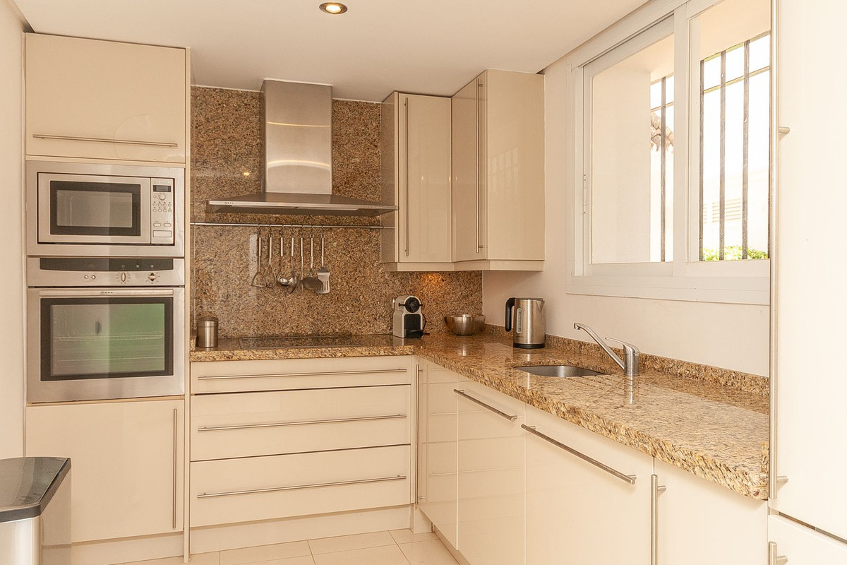 Se vende Apartamento Planta Media de 3 dormitorios en Costa Del Sol, Málaga, España