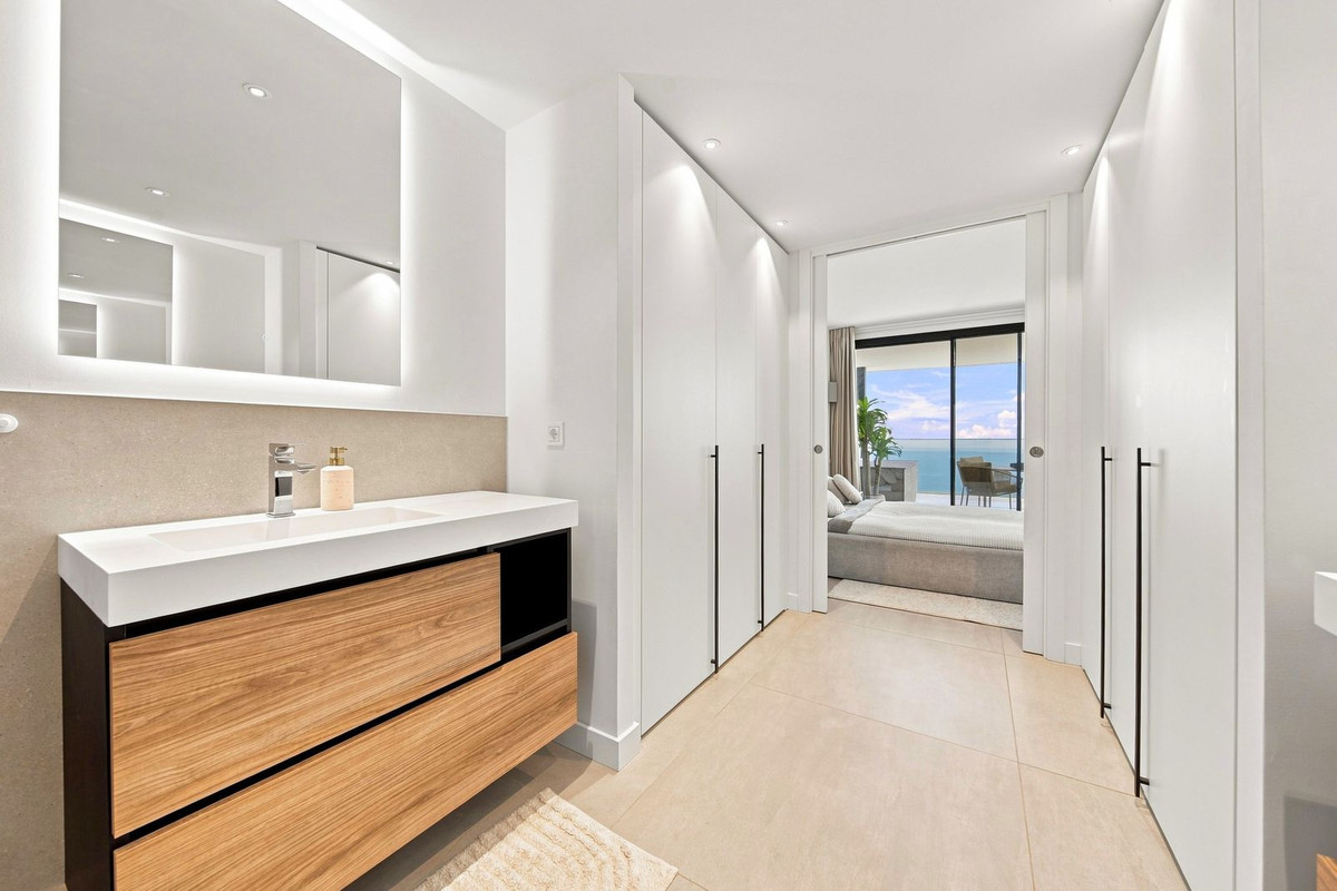 Se vende Apartamento Planta Media de 2 dormitorios en Costa Del Sol, Málaga, España