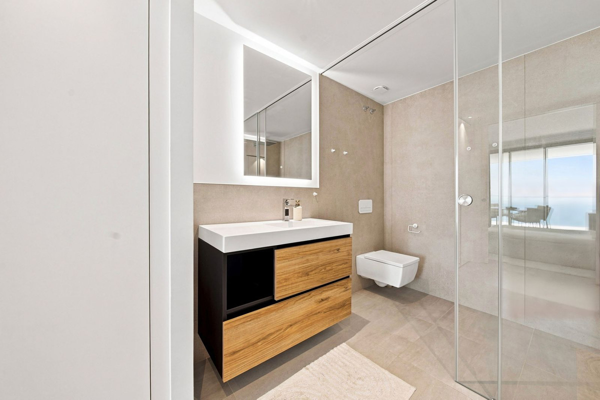Se vende Apartamento Planta Media de 2 dormitorios en Costa Del Sol, Málaga, España
