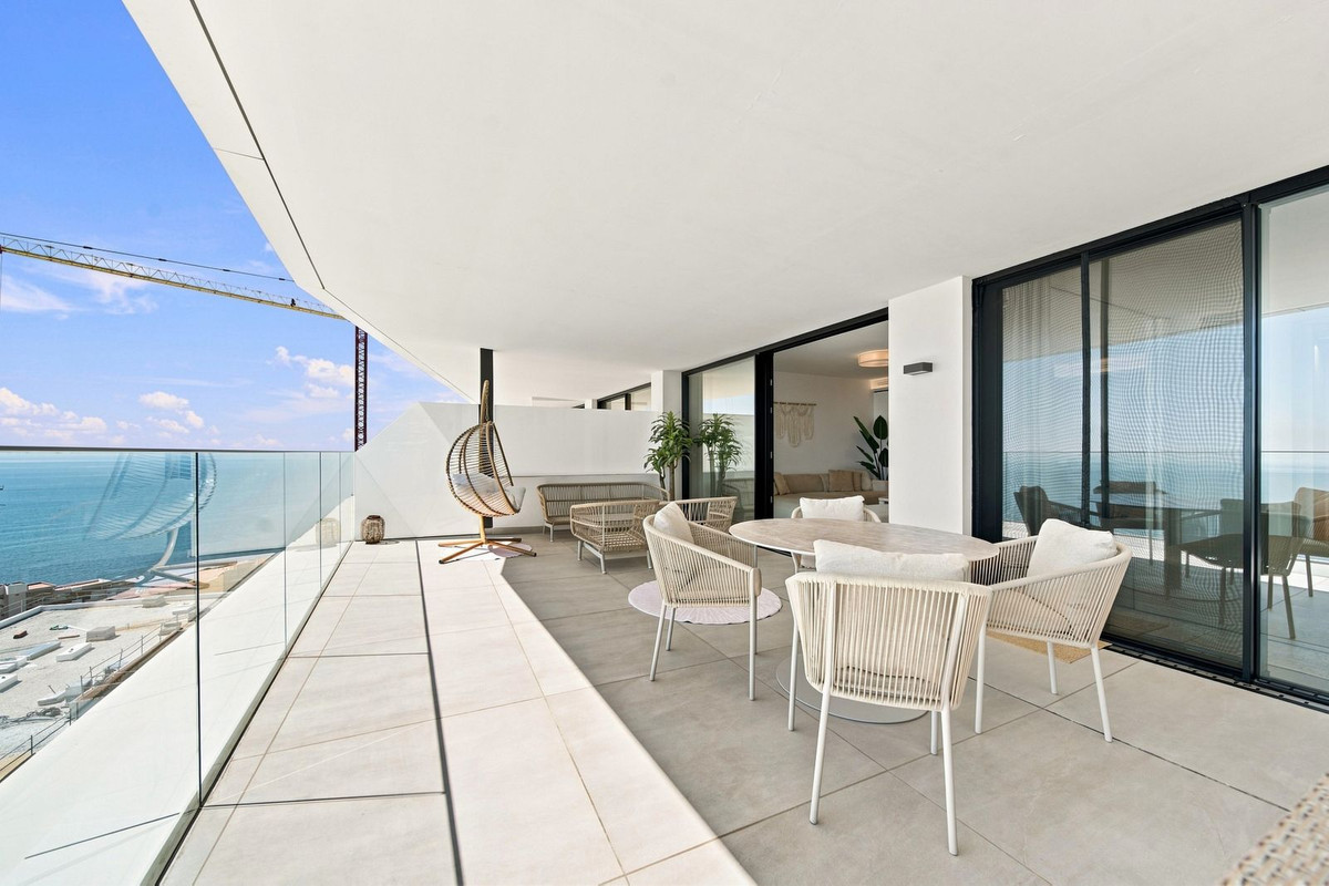 Se vende Apartamento Planta Media de 2 dormitorios en Costa Del Sol, Málaga, España