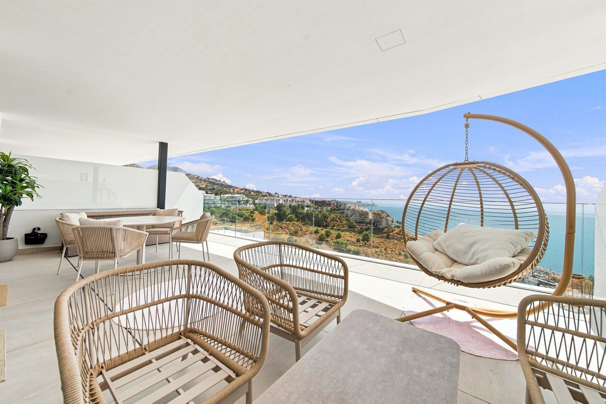 Se vende Apartamento Planta Media de 2 dormitorios en Costa Del Sol, Málaga, España
