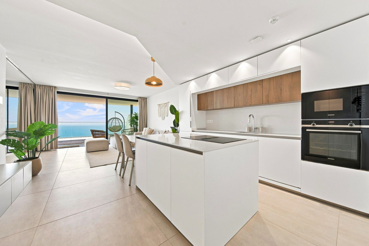 Se vende Apartamento Planta Media de 2 dormitorios en Costa Del Sol, Málaga, España