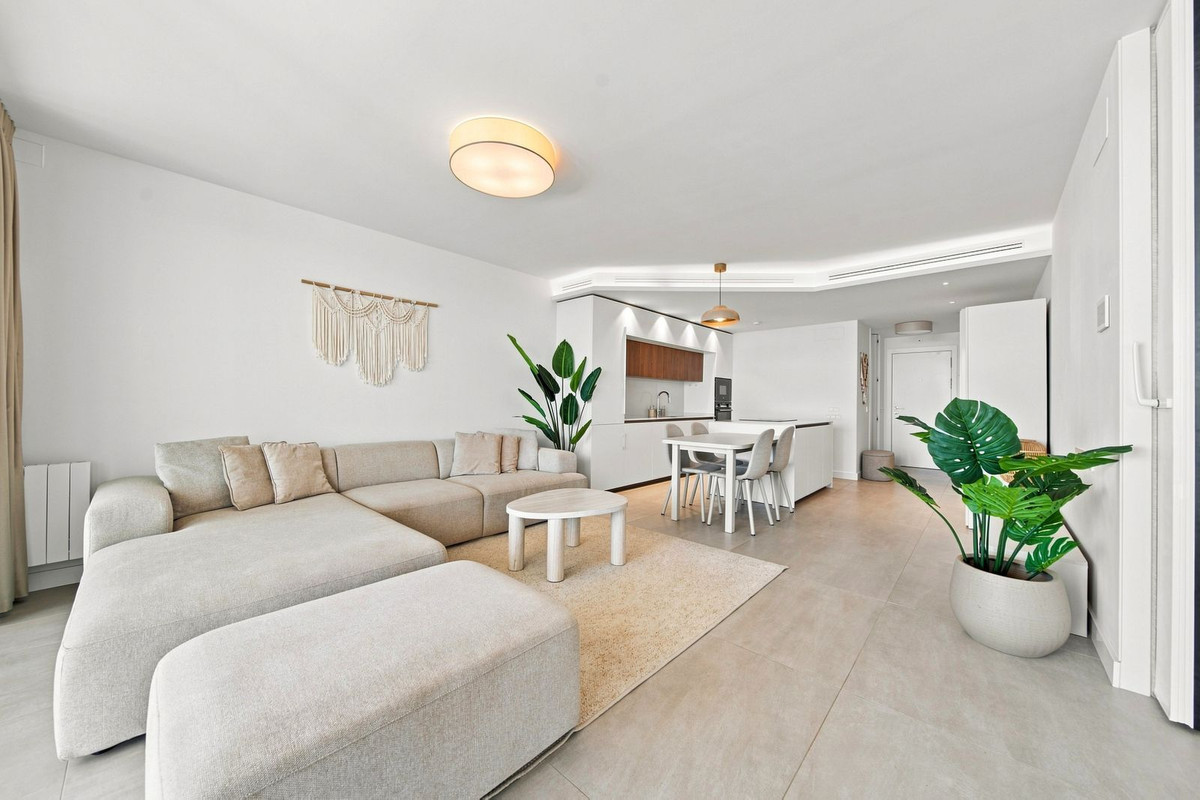 Se vende Apartamento Planta Media de 2 dormitorios en Costa Del Sol, Málaga, España