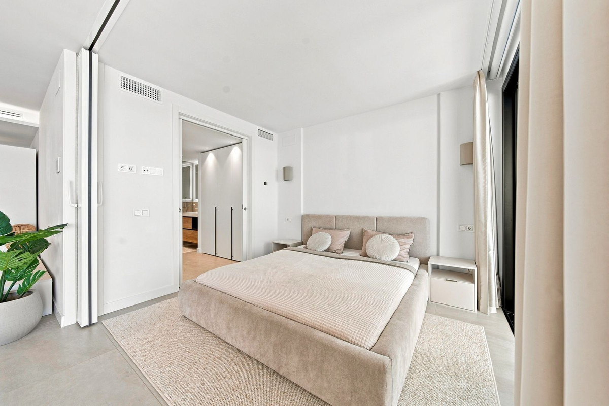 Se vende Apartamento Planta Media de 2 dormitorios en Costa Del Sol, Málaga, España