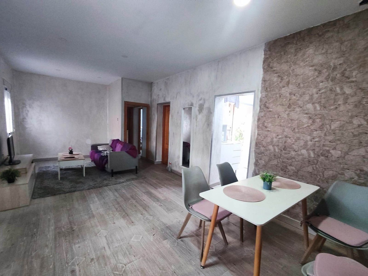 Se vende Apartamento Planta Media de 2 dormitorios en Costa Del Sol, Málaga, España