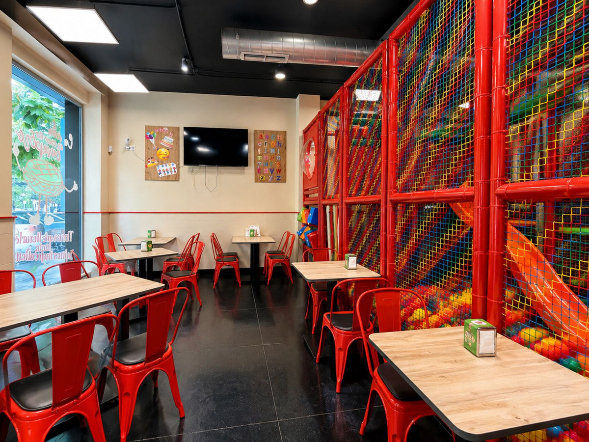Commercial unit for sale in Estepona Costa Del Sol, Málaga, Spain