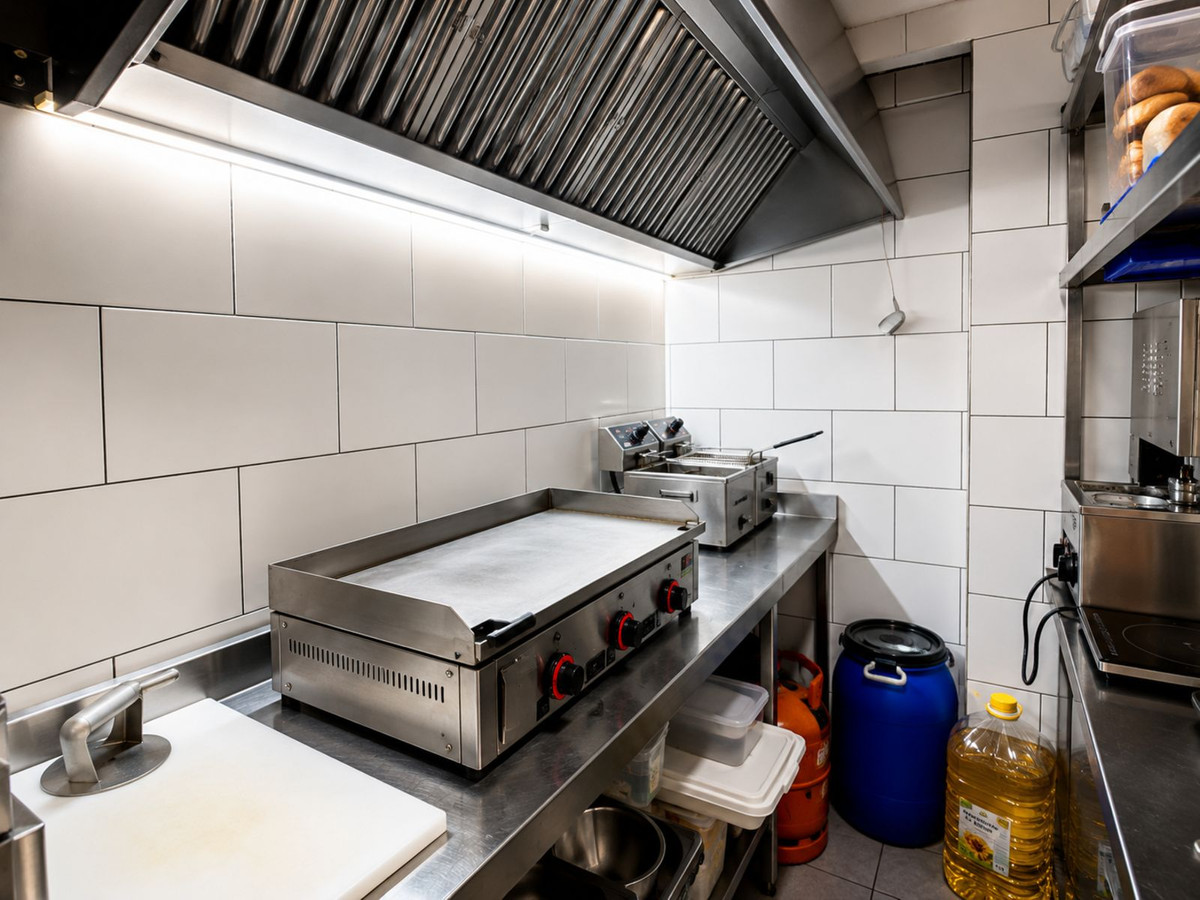 Commercial unit for sale in Estepona Costa Del Sol, Málaga, Spain