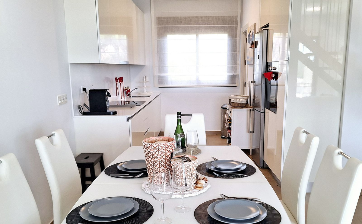 Se vende Pareada de 4 dormitorios en Costa Del Sol, Málaga, España