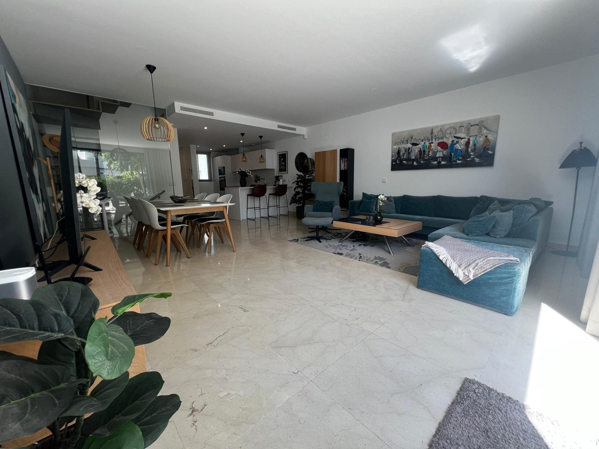 4 Bed Apartment for sale in La Cala De Mijas Costa Del Sol, Málaga, Spain