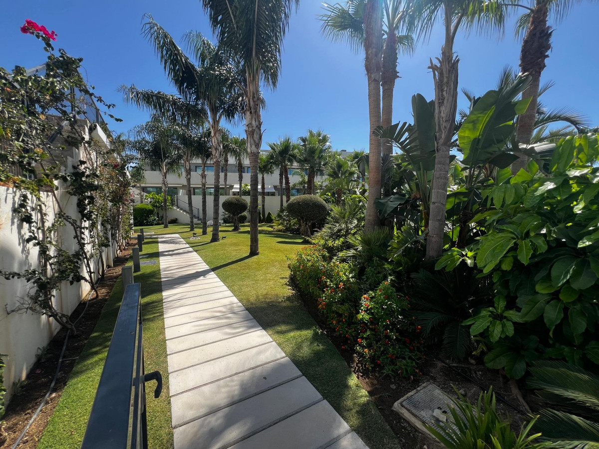 4 Bed Apartment for sale in La Cala De Mijas Costa Del Sol, Málaga, Spain