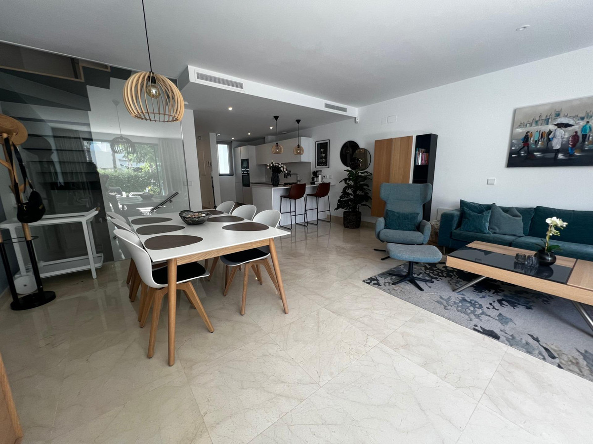 4 Bed Apartment for sale in La Cala De Mijas Costa Del Sol, Málaga, Spain