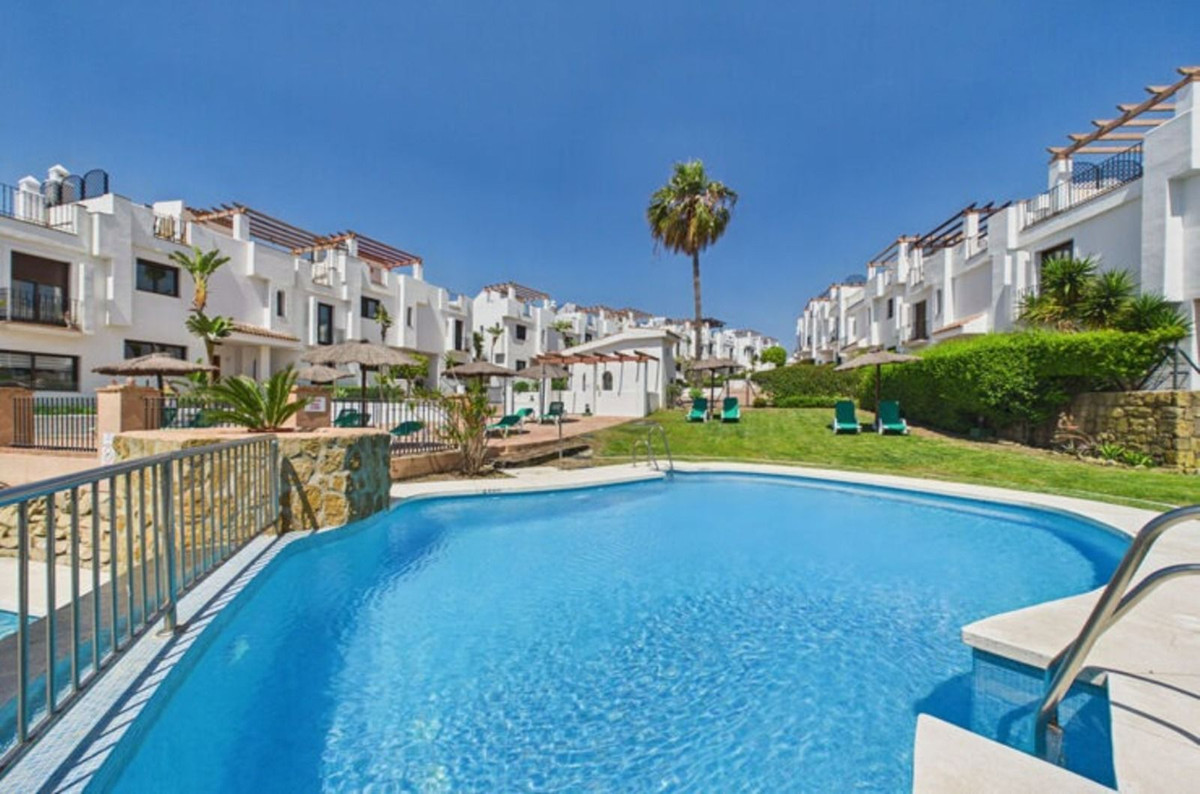 2 Bed Apartment for sale in La Alcaidesa Costa Del Sol, Cádiz, Spain