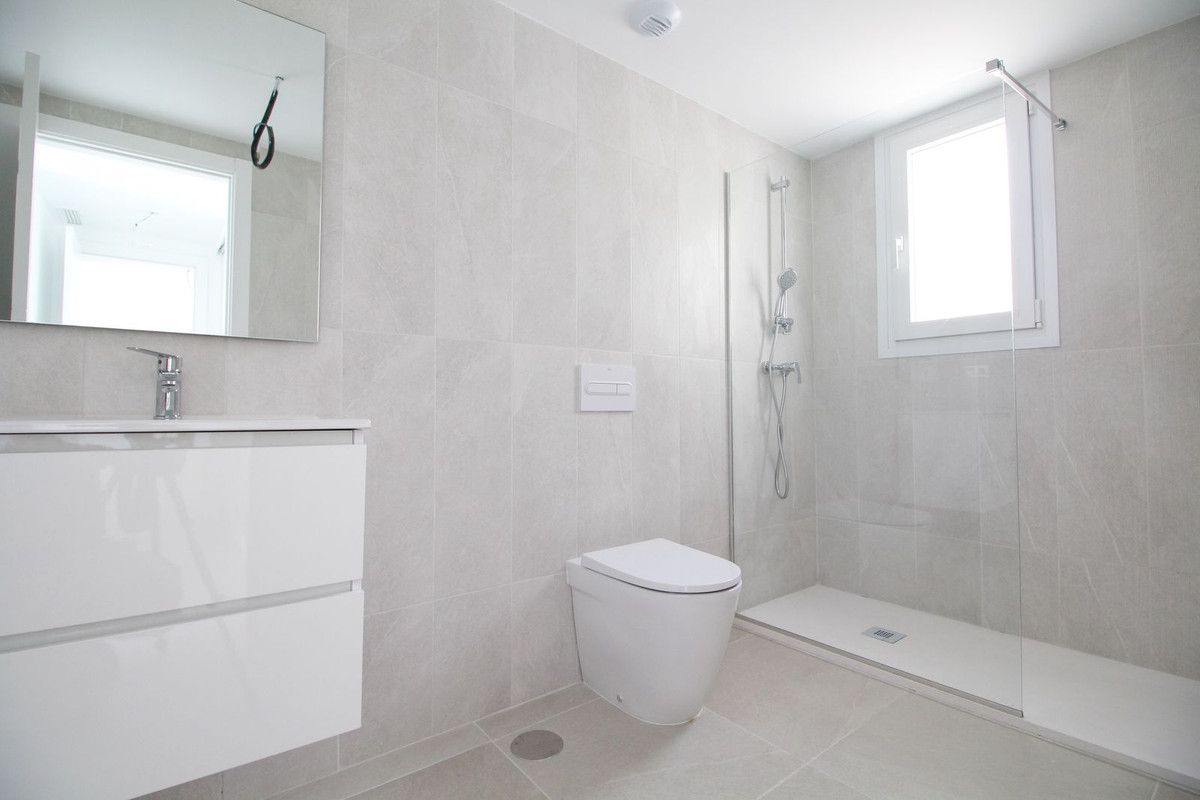 Se vende Apartamento Planta Baja de 2 dormitorios en Costa Del Sol, Málaga, España