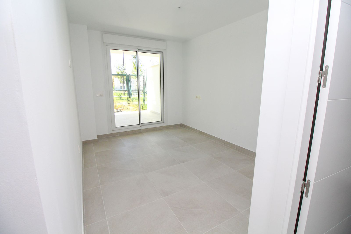 Se vende Apartamento Planta Baja de 2 dormitorios en Costa Del Sol, Málaga, España