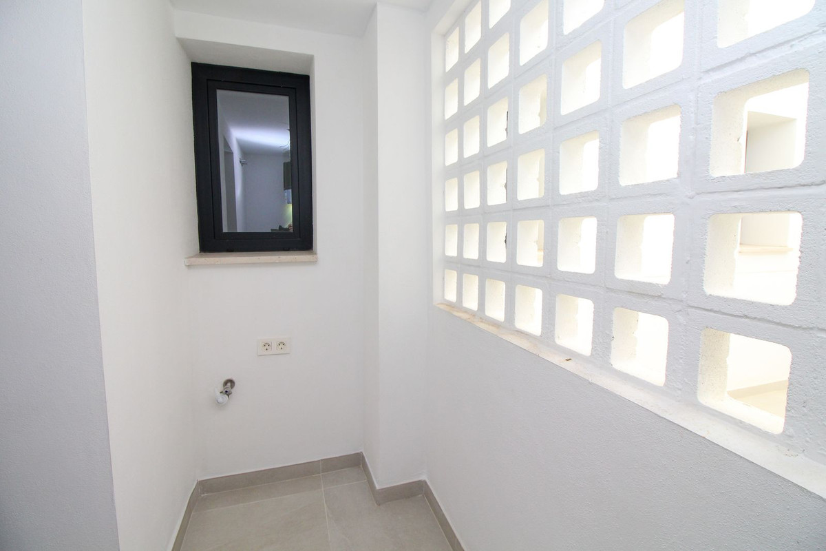 Se vende Apartamento Planta Baja de 2 dormitorios en Costa Del Sol, Málaga, España