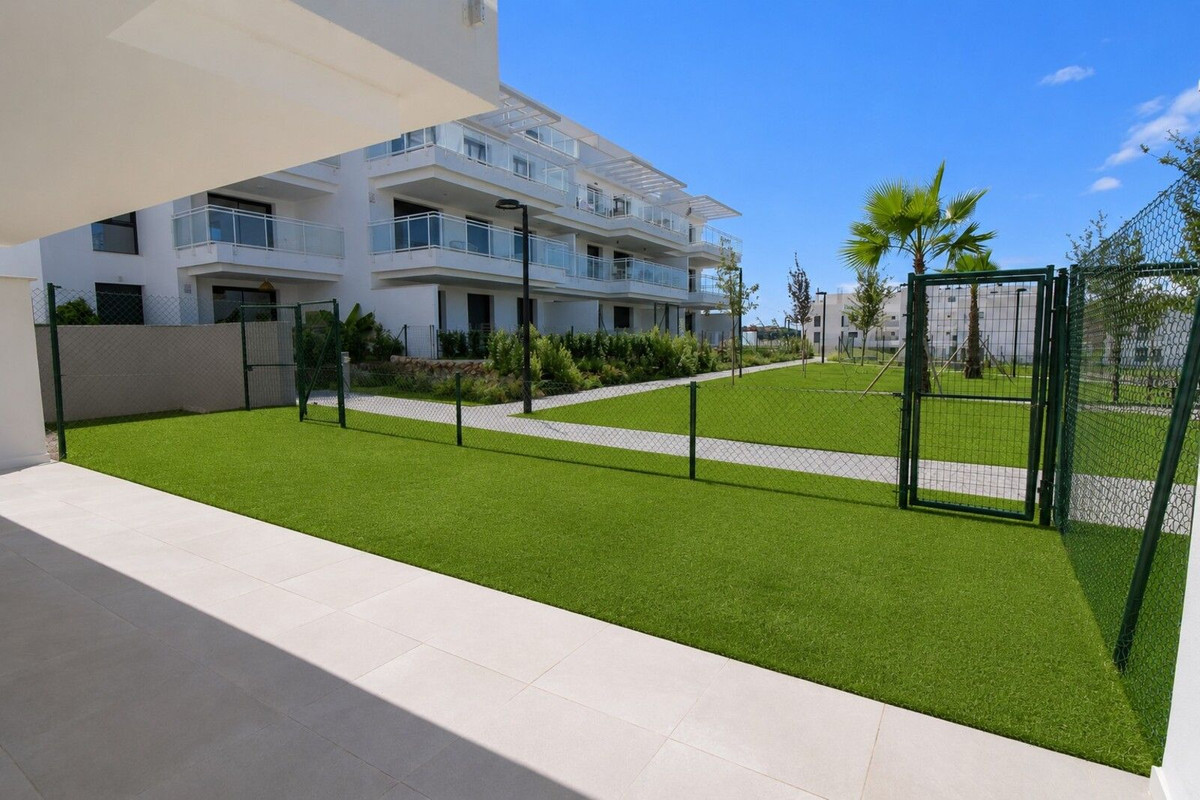 Se vende Apartamento Planta Baja de 2 dormitorios en Costa Del Sol, Málaga, España