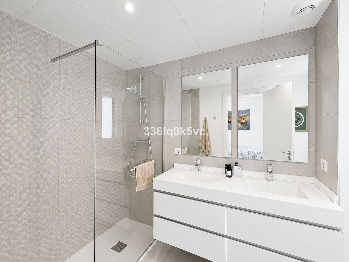3 Bed Apartment for sale in Benahavís Costa Del Sol, Málaga, Spain