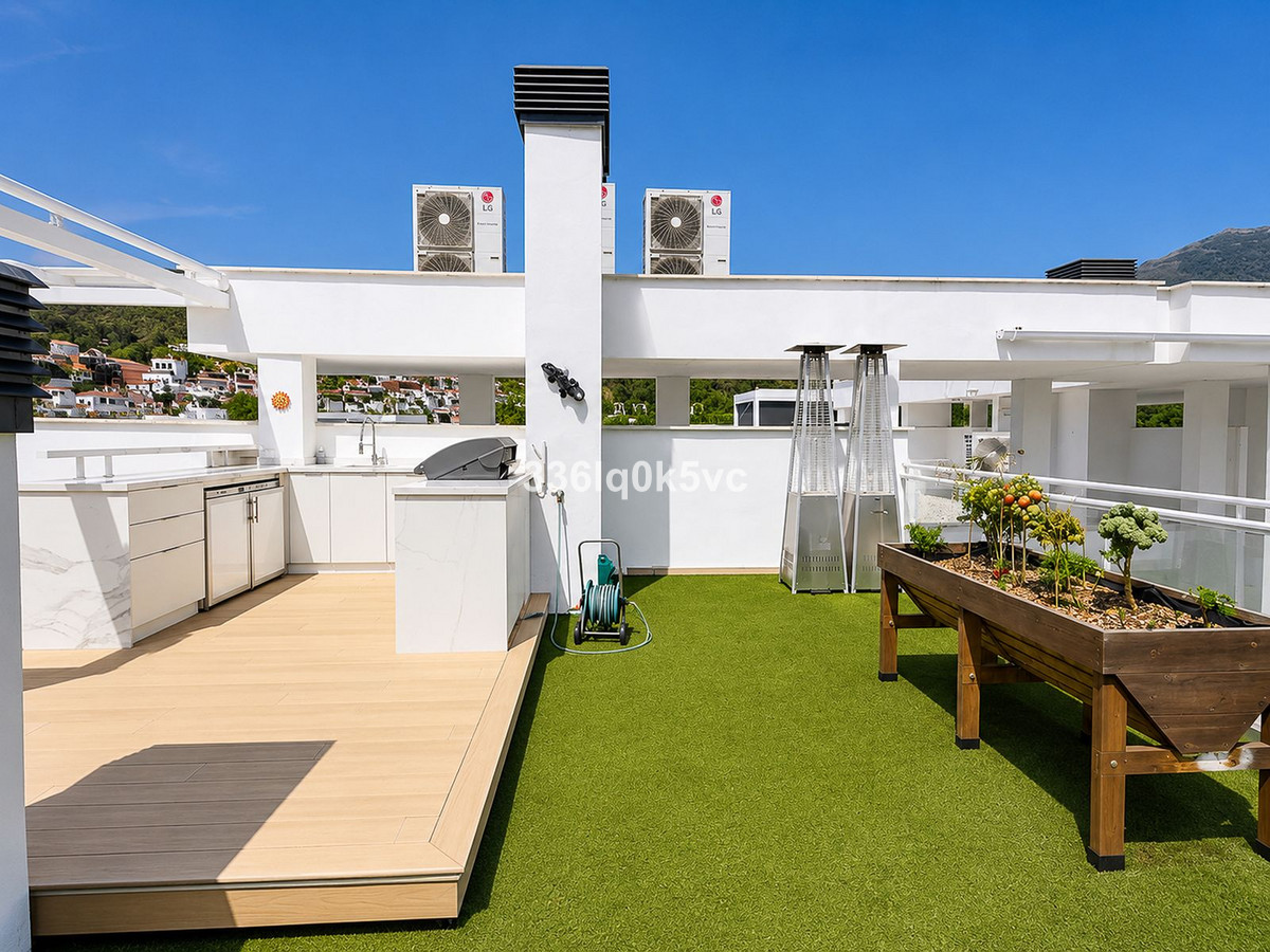 3 Bed Apartment for sale in Benahavís Costa Del Sol, Málaga, Spain