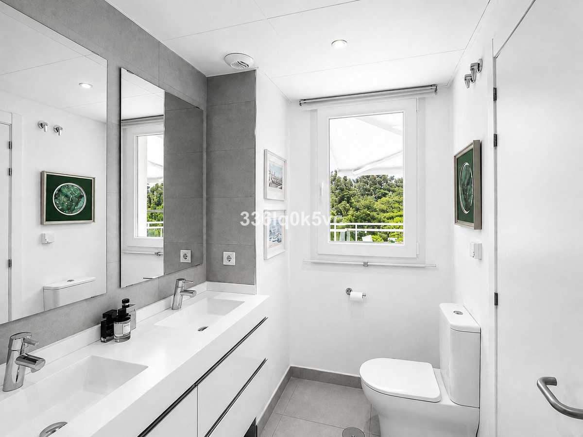 3 Bed Apartment for sale in Benahavís Costa Del Sol, Málaga, Spain