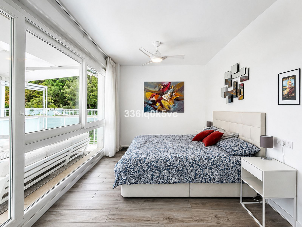 3 Bed Apartment for sale in Benahavís Costa Del Sol, Málaga, Spain