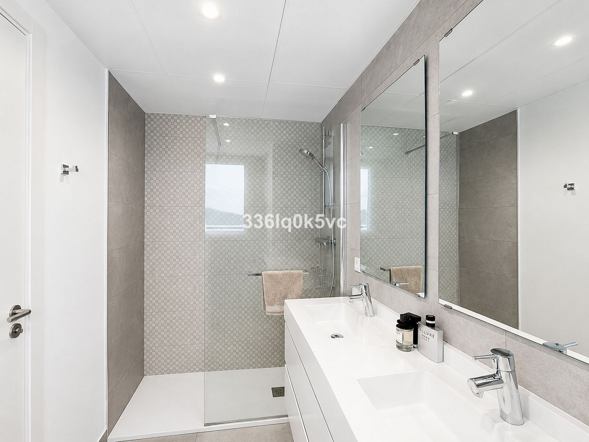 3 Bed Apartment for sale in Benahavís Costa Del Sol, Málaga, Spain