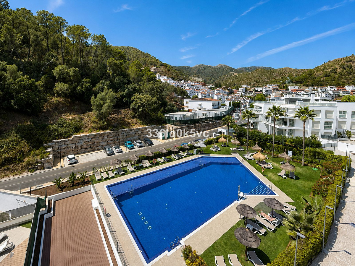 3 Bed Apartment for sale in Benahavís Costa Del Sol, Málaga, Spain