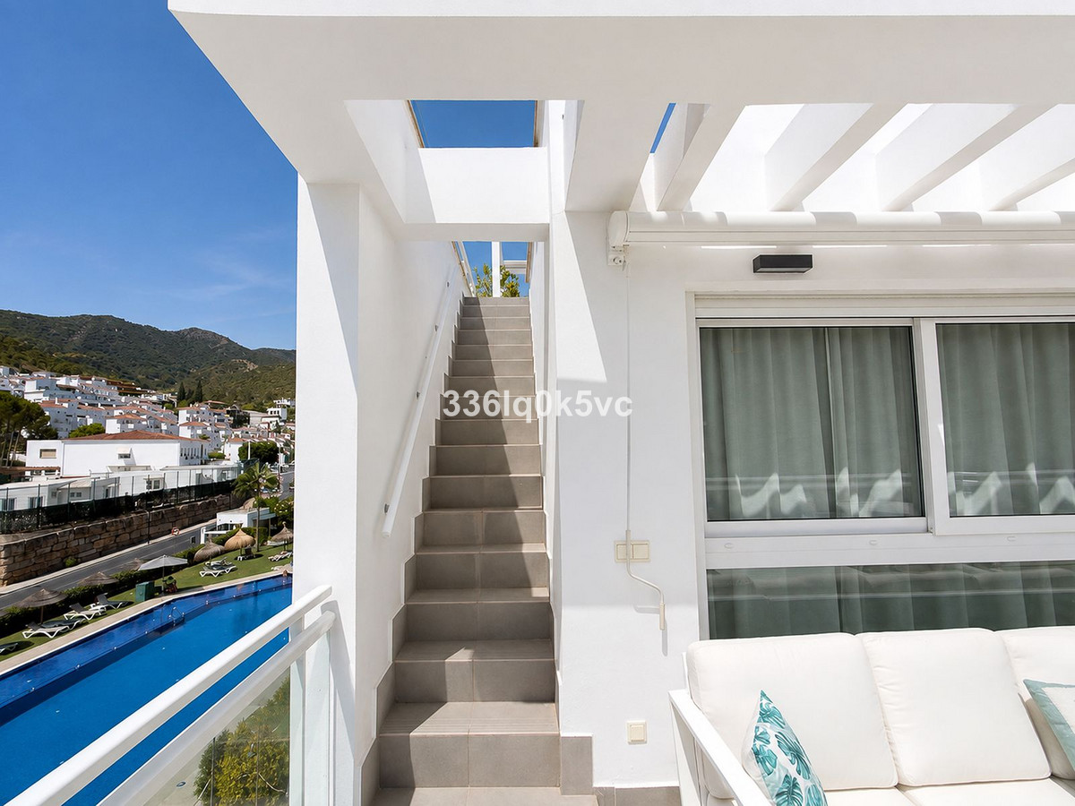 3 Bed Apartment for sale in Benahavís Costa Del Sol, Málaga, Spain
