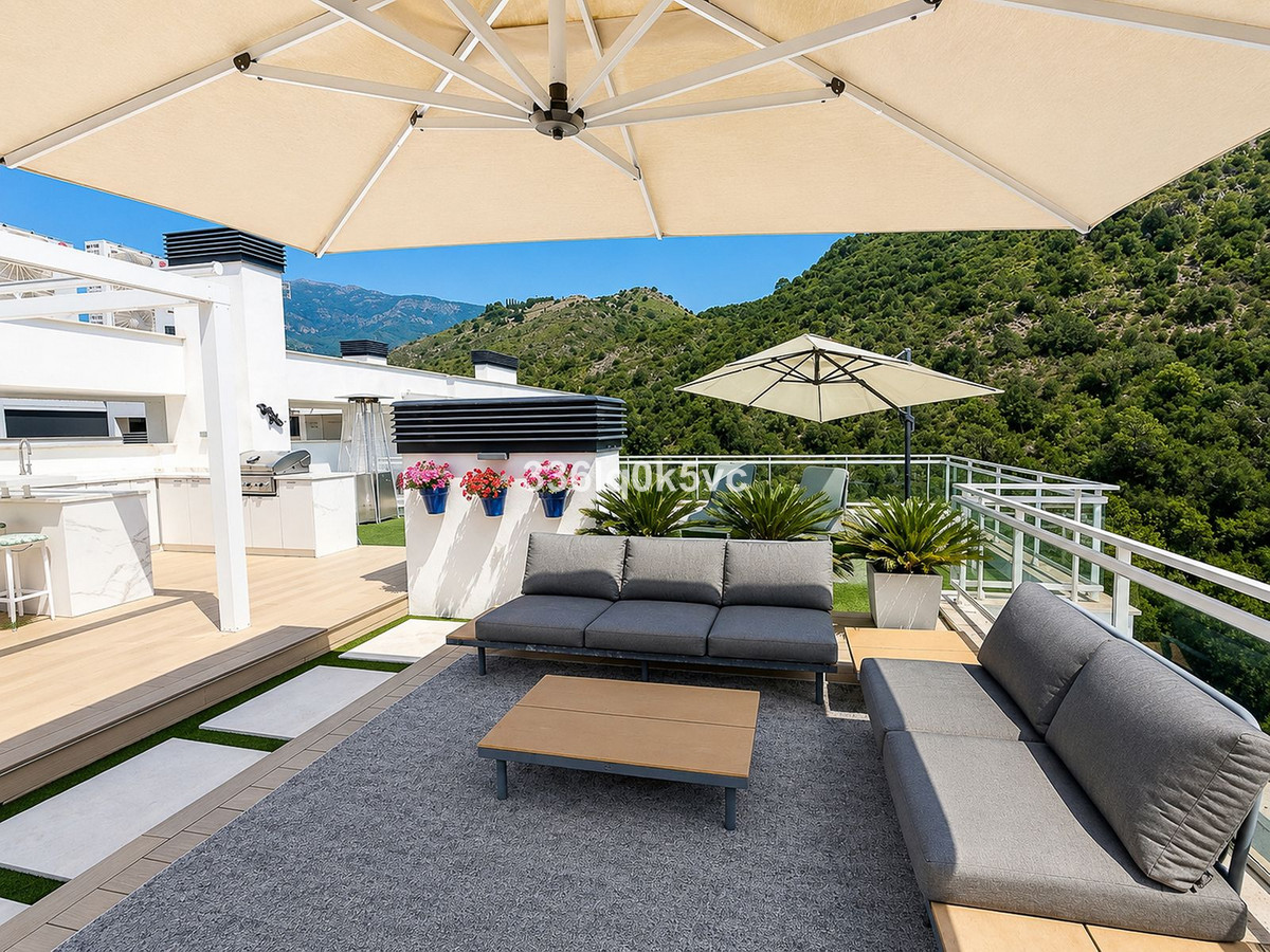 3 Bed Apartment for sale in Benahavís Costa Del Sol, Málaga, Spain