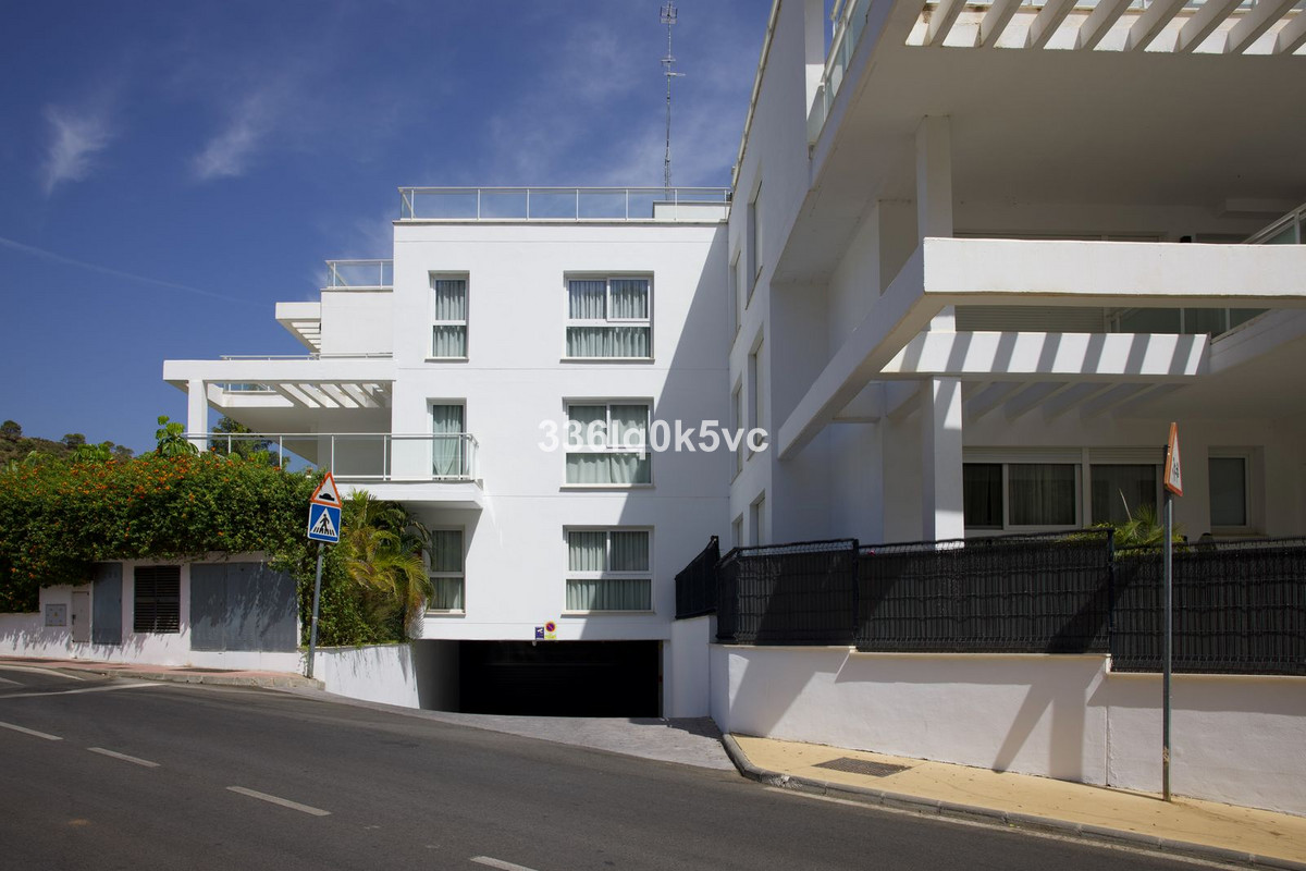3 Bed Apartment for sale in Benahavís Costa Del Sol, Málaga, Spain