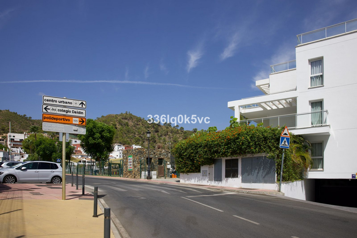 3 Bed Apartment for sale in Benahavís Costa Del Sol, Málaga, Spain