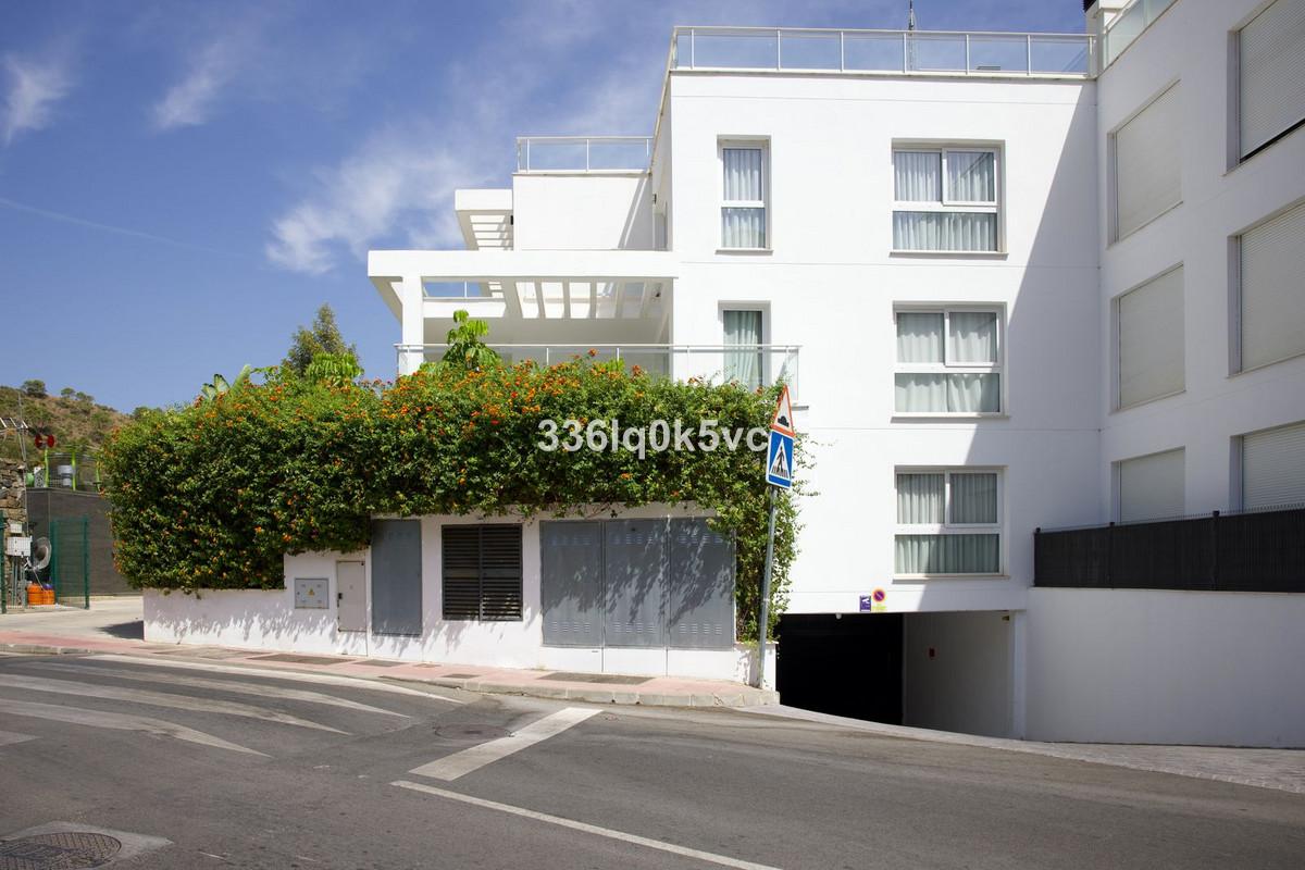 3 Bed Apartment for sale in Benahavís Costa Del Sol, Málaga, Spain