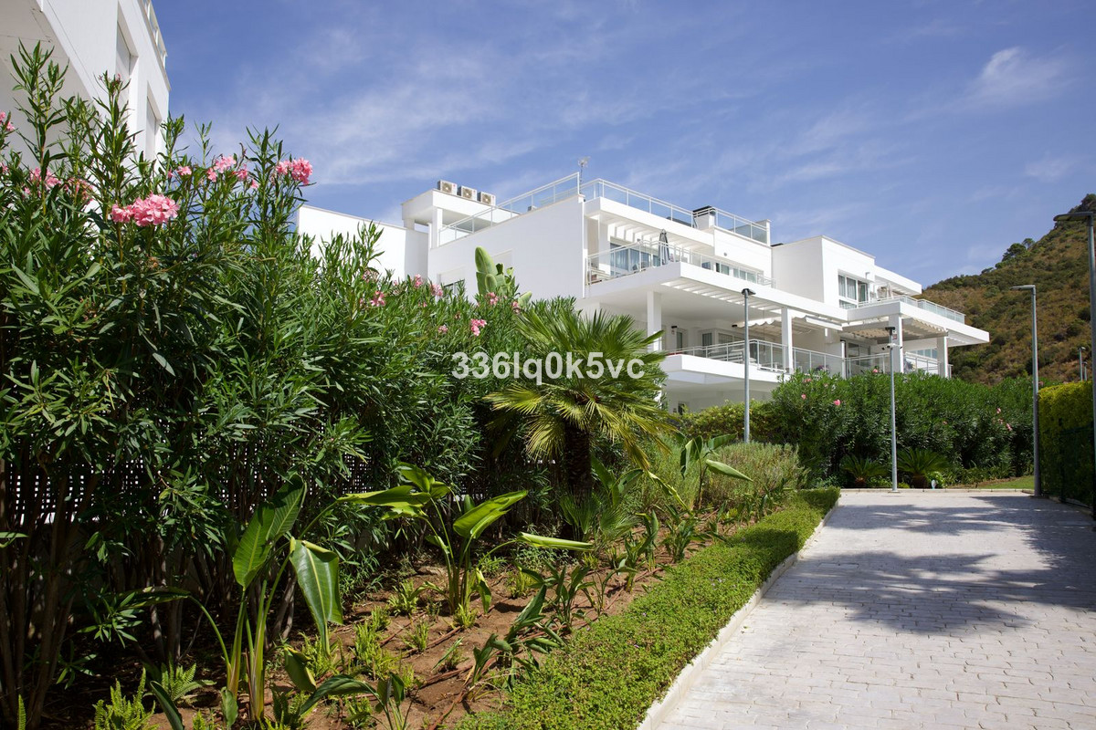 3 Bed Apartment for sale in Benahavís Costa Del Sol, Málaga, Spain