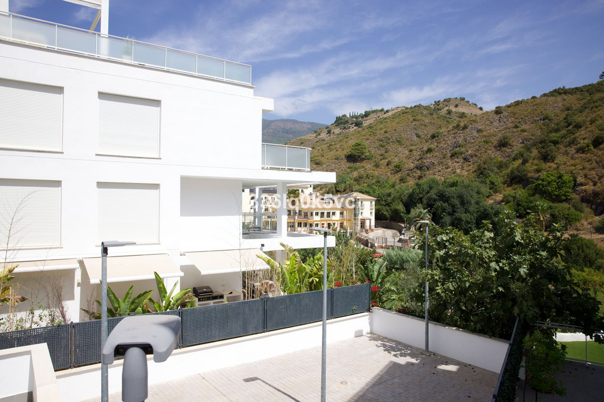 3 Bed Apartment for sale in Benahavís Costa Del Sol, Málaga, Spain