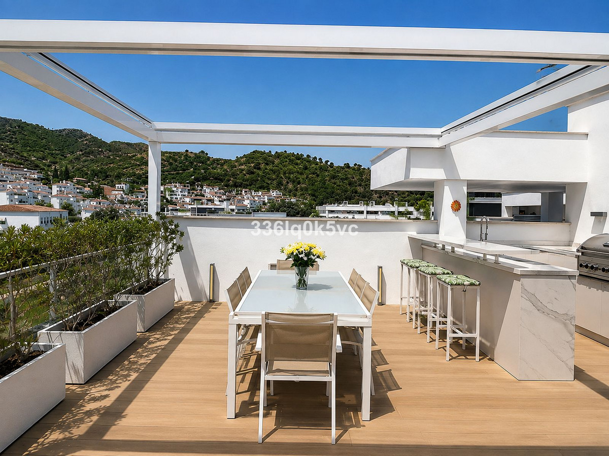 3 Bed Apartment for sale in Benahavís Costa Del Sol, Málaga, Spain