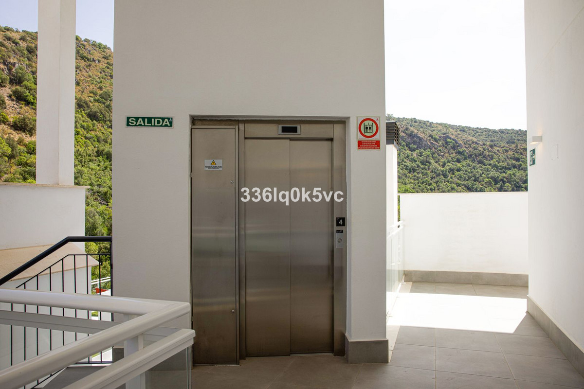 3 Bed Apartment for sale in Benahavís Costa Del Sol, Málaga, Spain