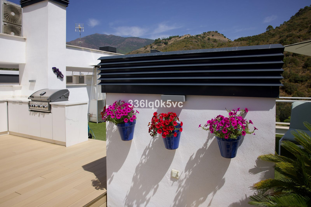 3 Bed Apartment for sale in Benahavís Costa Del Sol, Málaga, Spain
