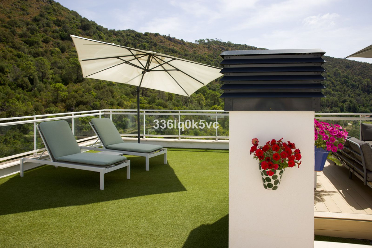 3 Bed Apartment for sale in Benahavís Costa Del Sol, Málaga, Spain