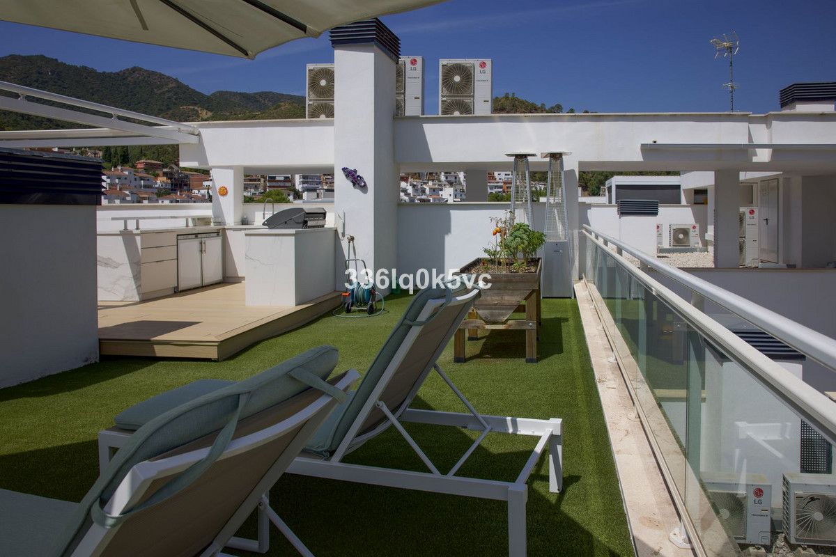 3 Bed Apartment for sale in Benahavís Costa Del Sol, Málaga, Spain