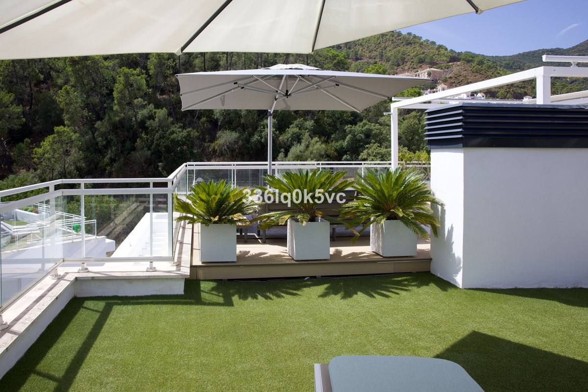 3 Bed Apartment for sale in Benahavís Costa Del Sol, Málaga, Spain
