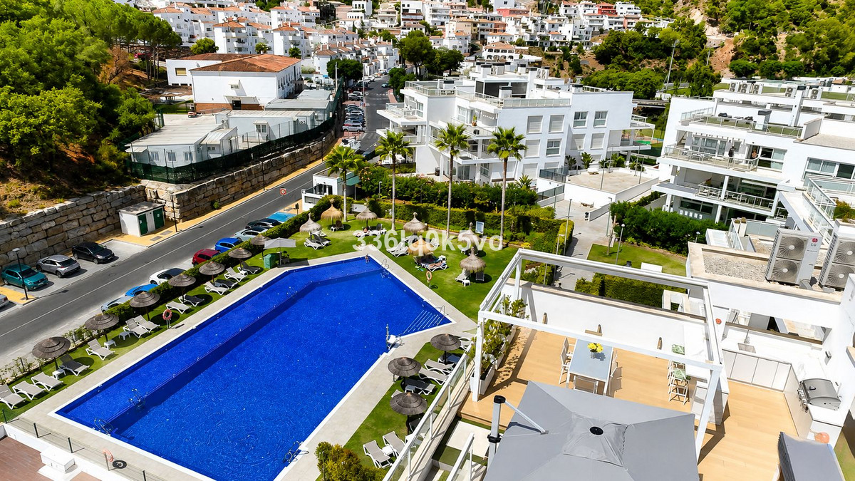 3 Bed Apartment for sale in Benahavís Costa Del Sol, Málaga, Spain