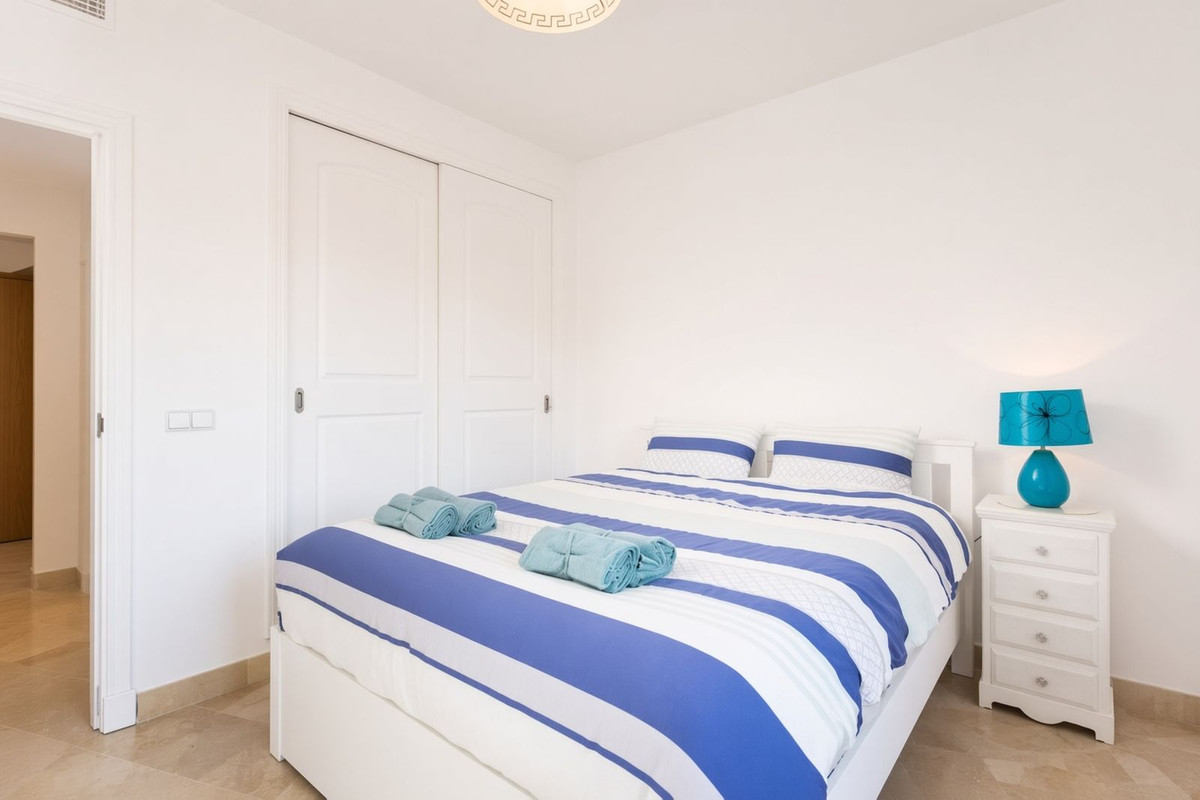 4 Bed Apartment for sale in Estepona Costa Del Sol, Málaga, Spain