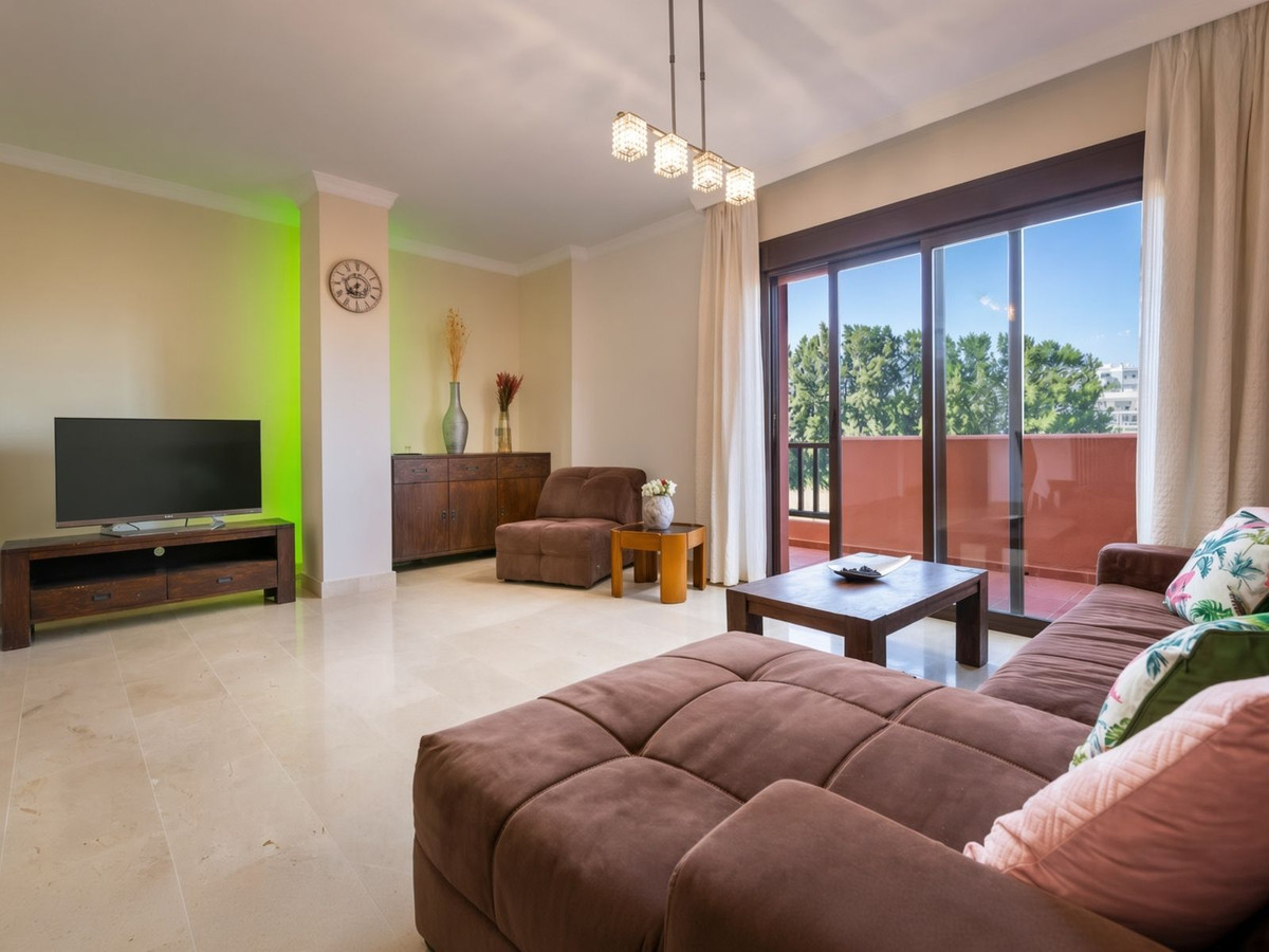 4 Bed Apartment for sale in Estepona Costa Del Sol, Málaga, Spain