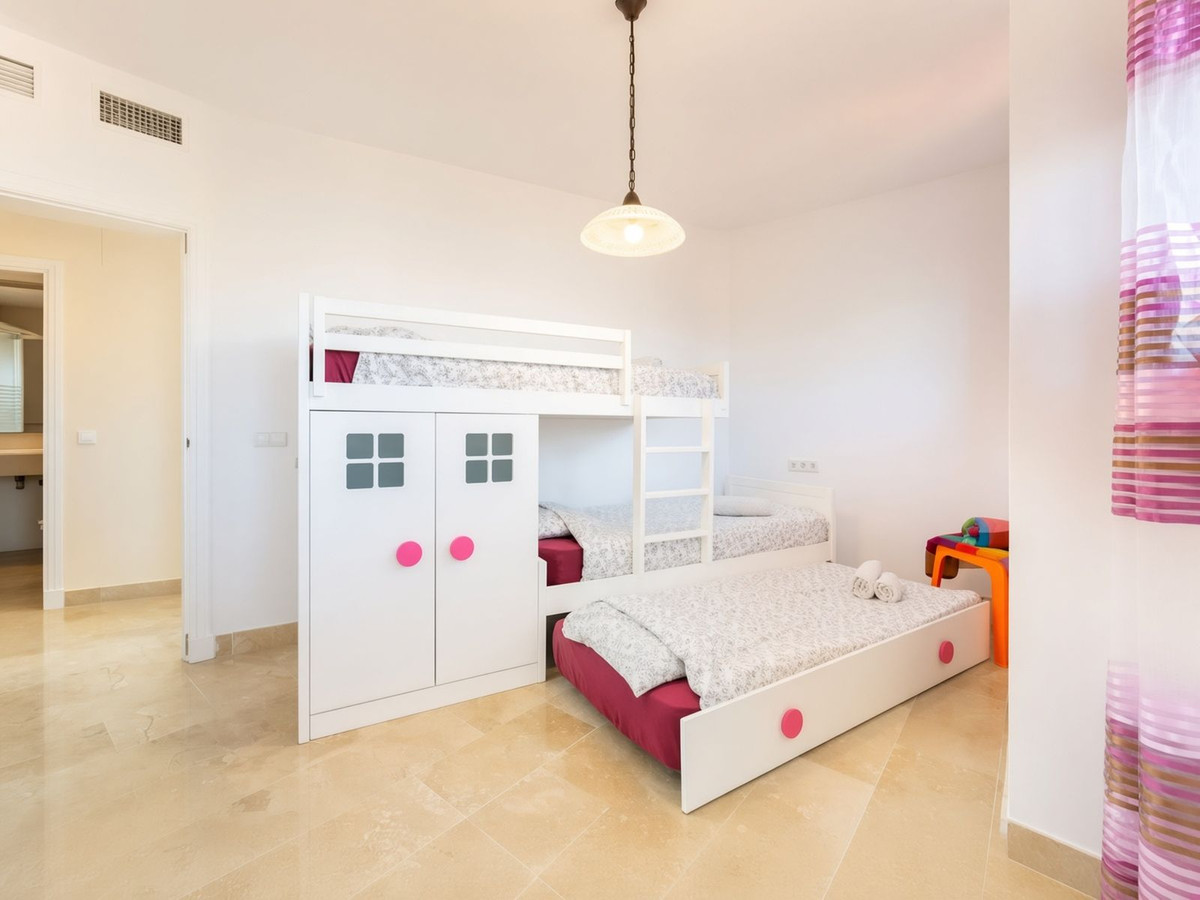 4 Bed Apartment for sale in Estepona Costa Del Sol, Málaga, Spain