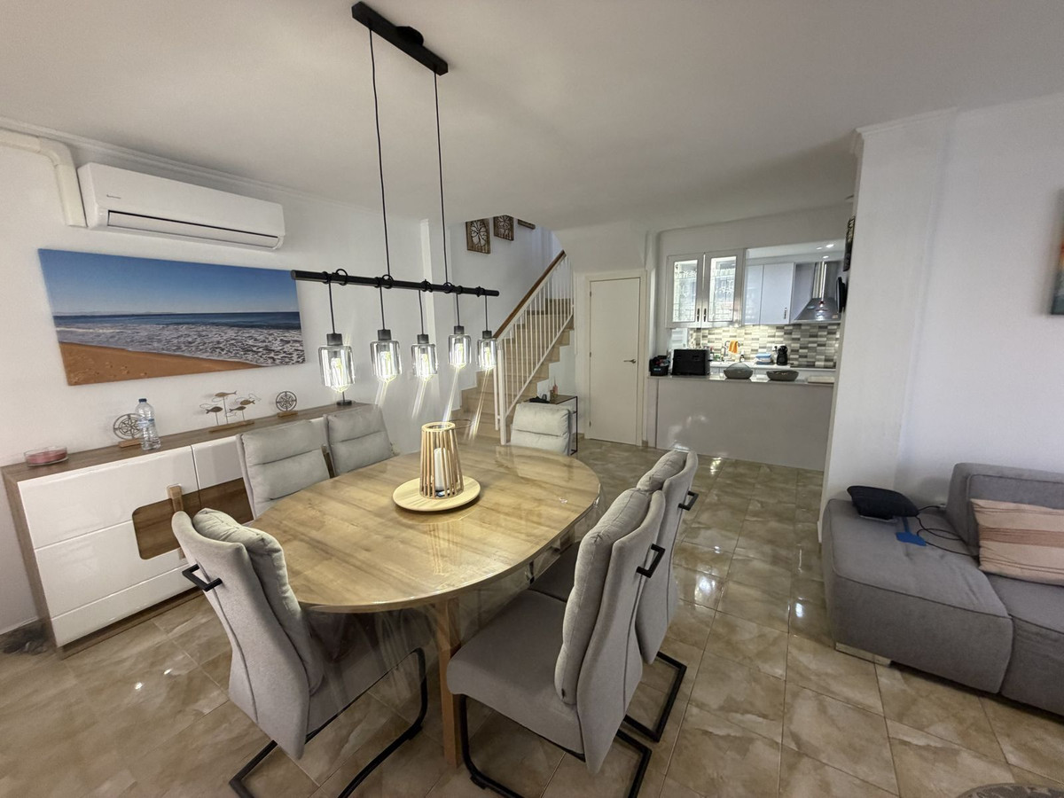 Se vende Pareada de 3 dormitorios en Costa Blanca, Alicante, España