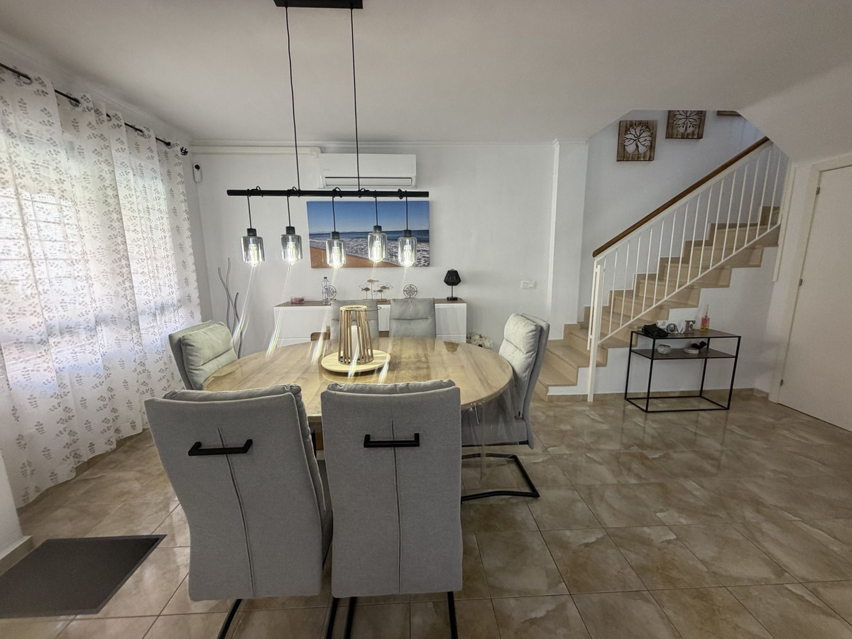 Se vende Pareada de 3 dormitorios en Costa Blanca, Alicante, España
